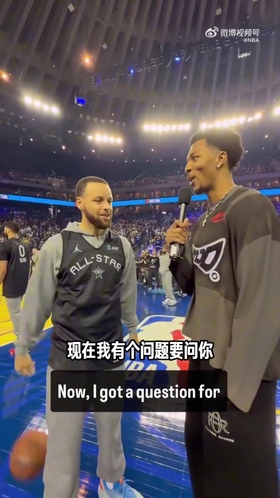 ?库里：热身时球员通道扔超远三分是跟蒙塔-埃利斯学的